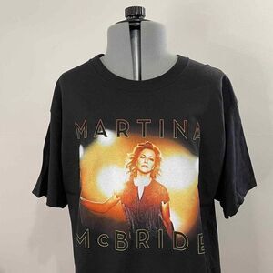 Martina McBride T shirt Hanes Unleashed Black Short Sleeve Size Med/Lg?